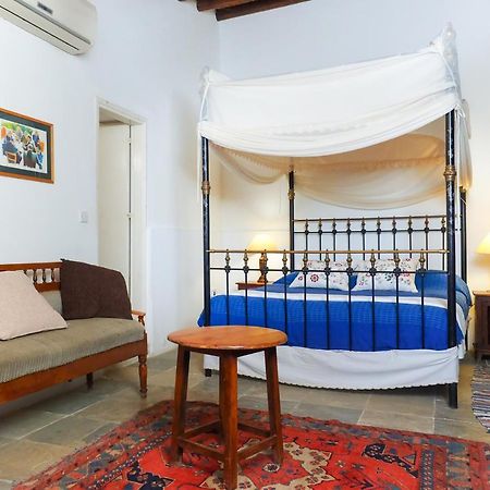 Zoes Traditional Apartments, Bed & Breakfast Lárnaka Kültér fotó