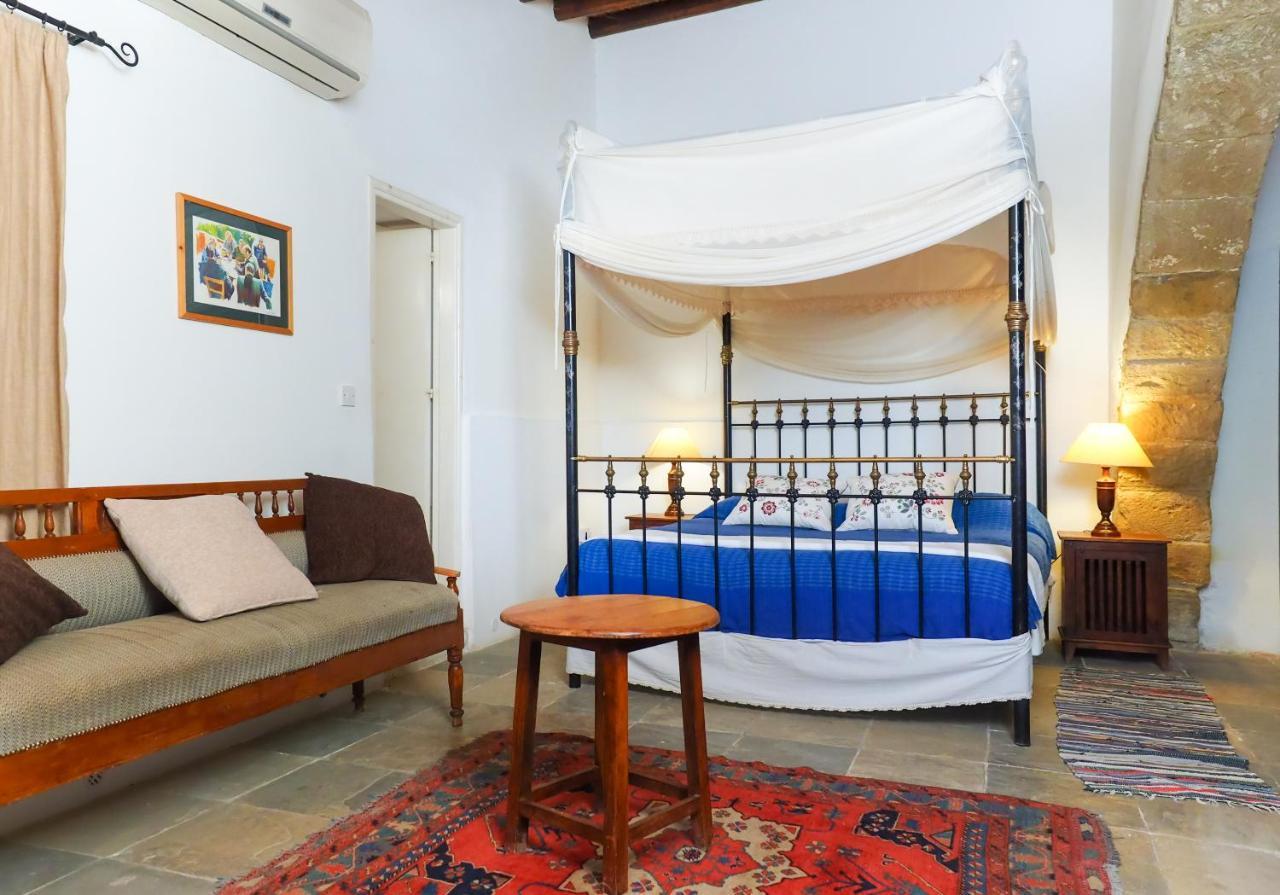 Zoes Traditional Apartments, Bed & Breakfast Lárnaka Kültér fotó